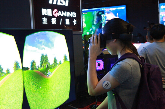 图注：观众现场免费体验VR
